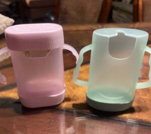Momcozy Squeeze Proof Holder for Food Pouches and Drink Boxes Momuse